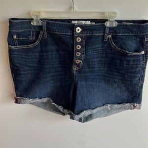 NWOT TORRID size 18 dark wash denim shorts